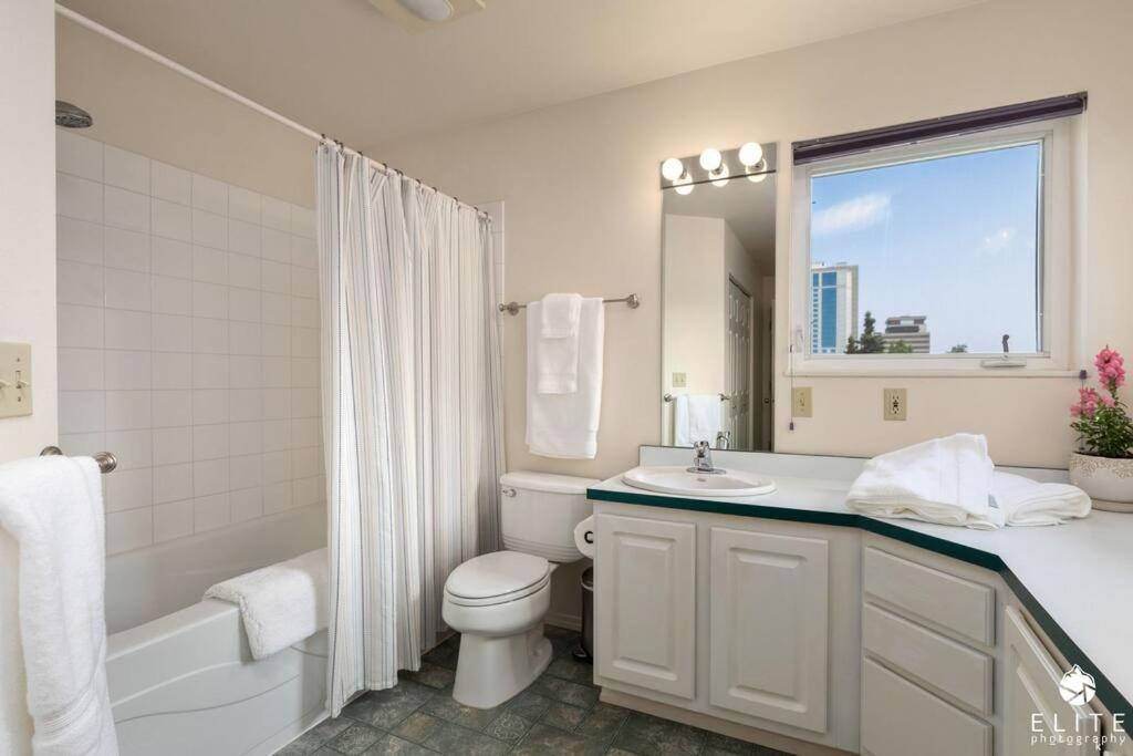 אנקורג' Coastal Place - Best Location In Downtown! מראה חיצוני תמונה
